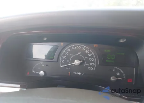 2005 Lincoln Town Car Signature from USA, damaged, VIN 1LNHM81W25Y644290